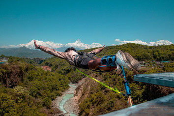Bungee Jump in Pokhara (101m)